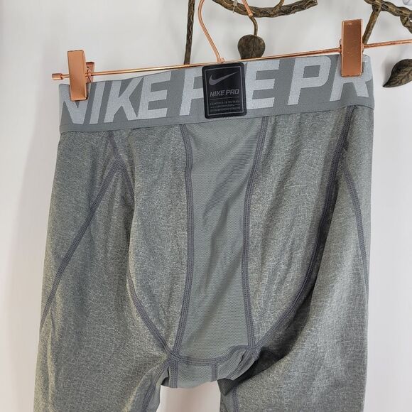 Nike pro gray and silver leggings - Picture 4 of 7